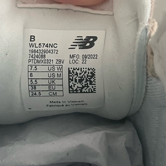 New Balance Beige Sneakers sz 7.5 - Picture 7 of 8